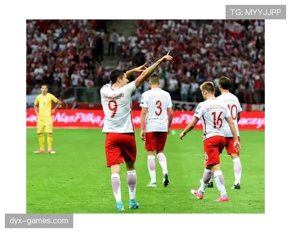 波兰世界杯小组赛表现抢眼,全力争夺晋级席位 波兰世界杯小组赛表现抢眼,全力争夺晋级席位