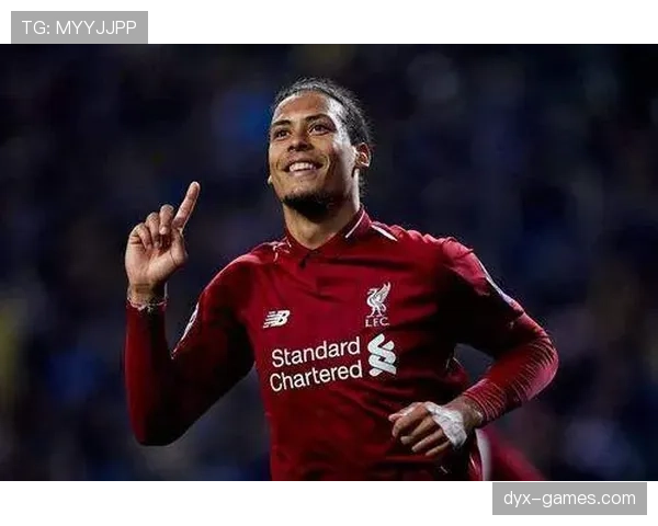 贝肯鲍尔足球历史贡献:开创自由人战术并推动现代足球发展