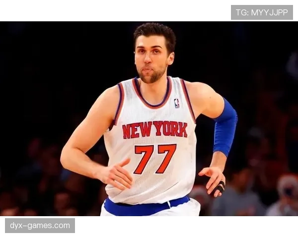 巴尼亚尼无球跑动改变防守布局，拉开空间效率提升